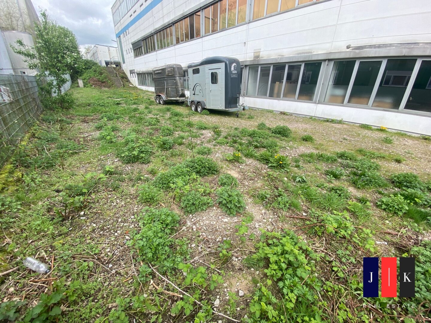 Mehr über den Artikel erfahren 400 m² geschotterte Freifläche in Norderstedt