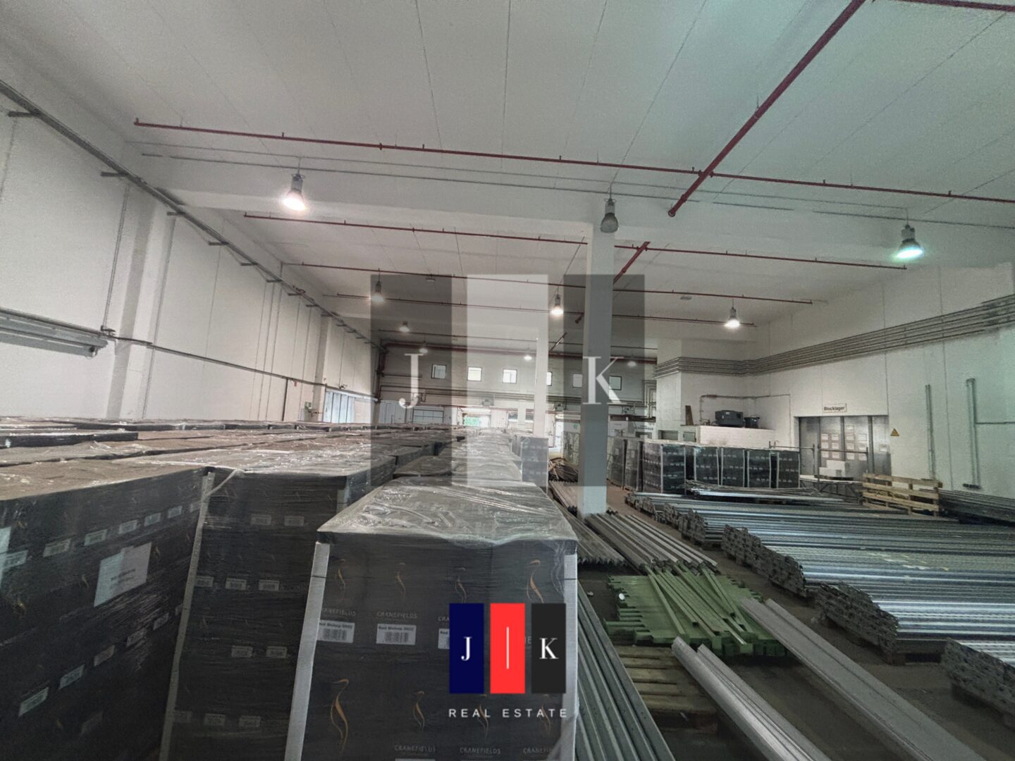 Mehr über den Artikel erfahren Hallen-/Lagerfläche mit ca. 700 m² in Ahrensburg – optimale Andienung mit 4 LKW-Docks!