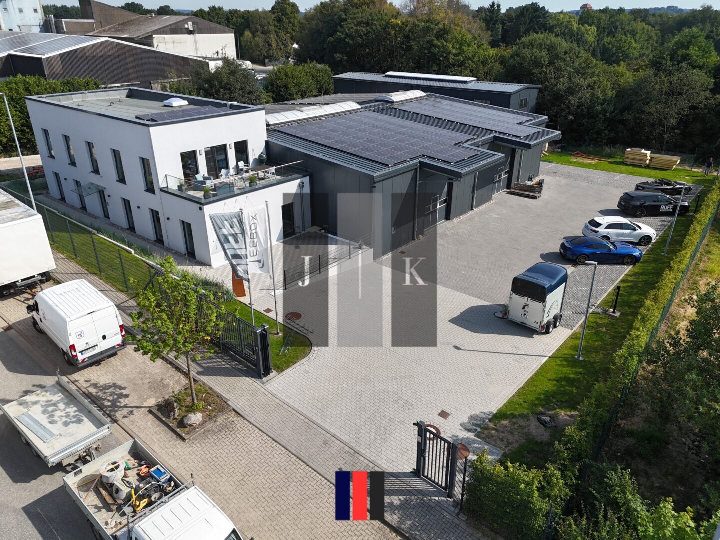 Mehr über den Artikel erfahren Neubauhalle mit ca. 860 m² Gesamtfläche, Einzelhandelsgenehmigung und Freifläche in Scharbeutz