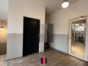 Personenaufzug/Treppenhaus