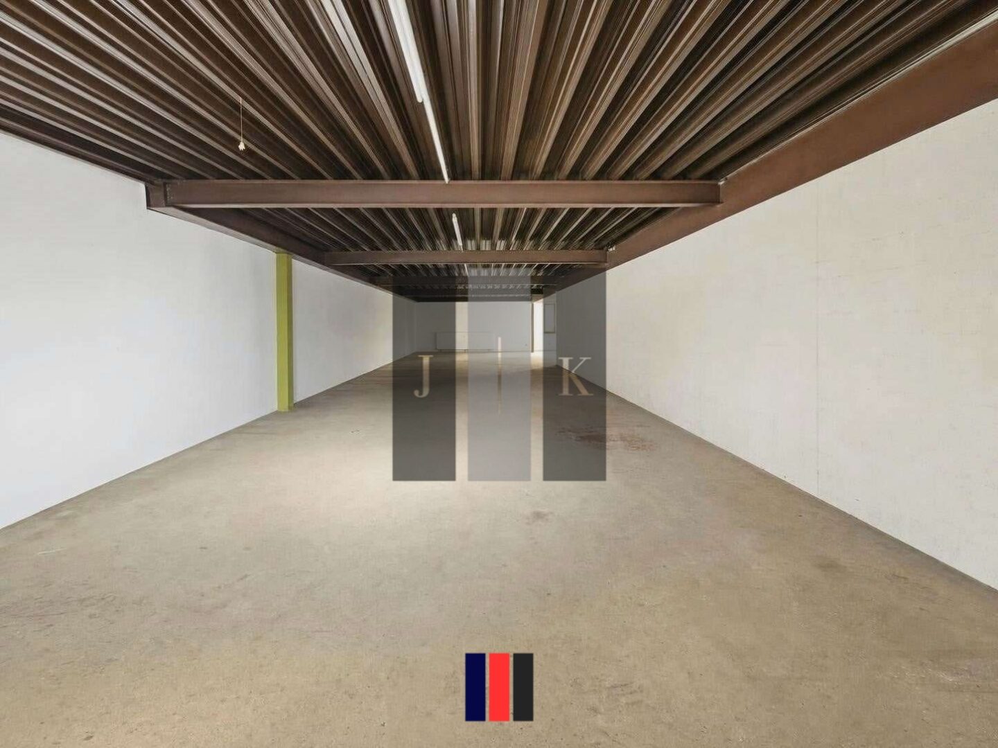 Mehr über den Artikel erfahren Halle mit 400 m² und Büro in Meckelfeld – ebenerdige Andienung