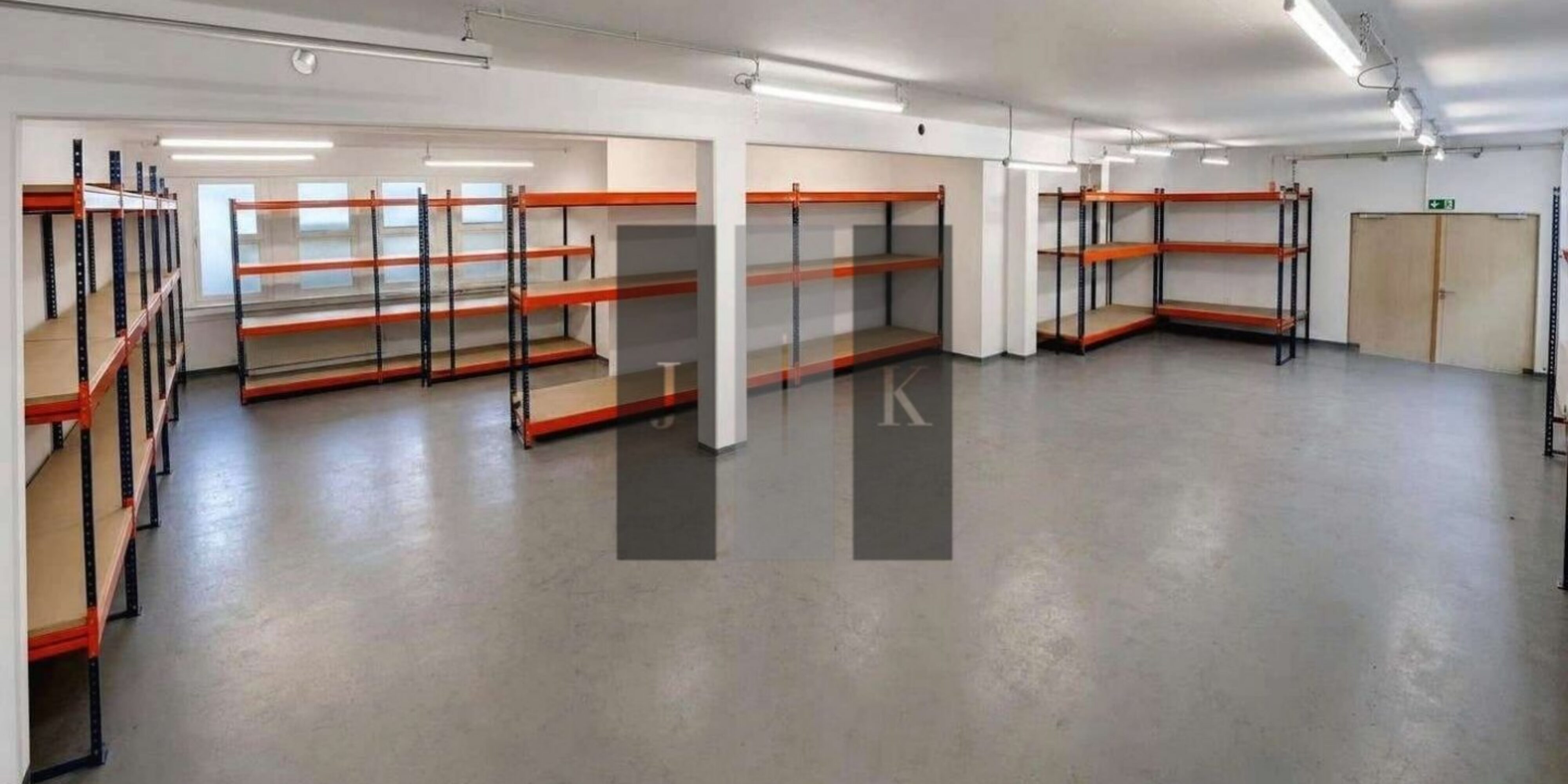 Halle Innen 1 (Visual)