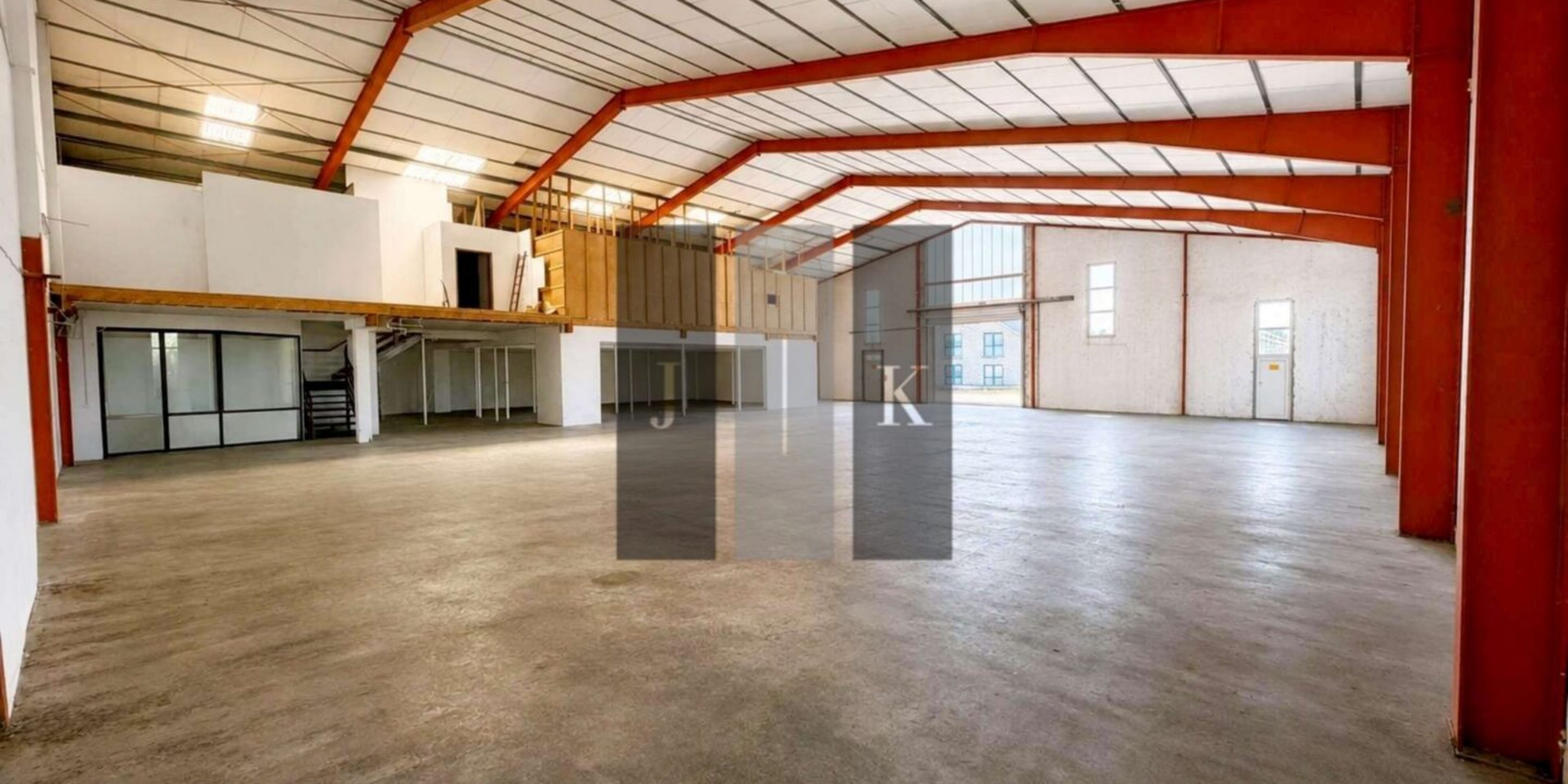 Halle Innen 1