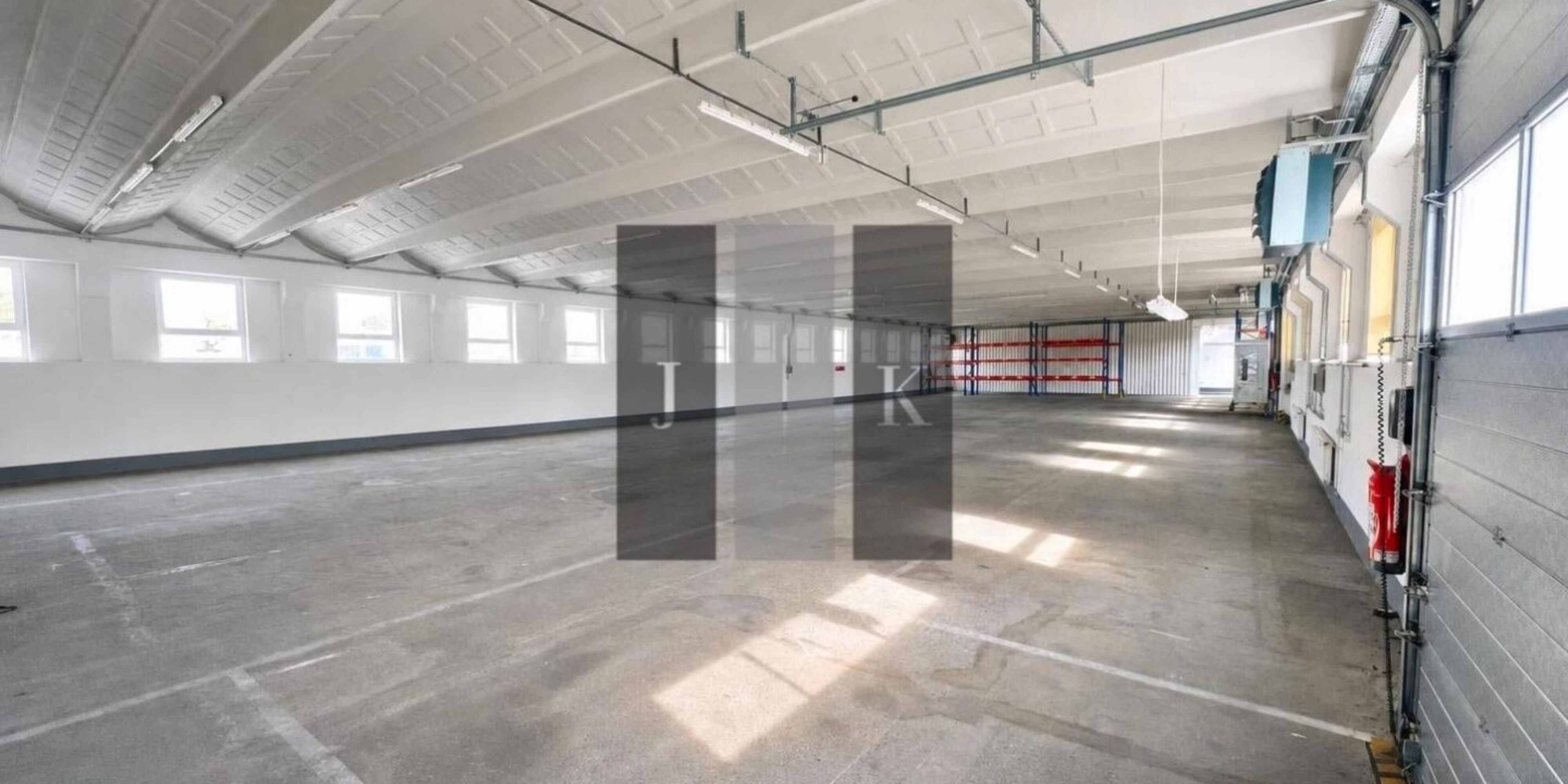 Halle Innen 1 (Visual)
