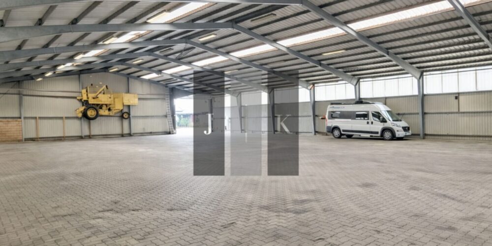 Halle Innenansicht 1