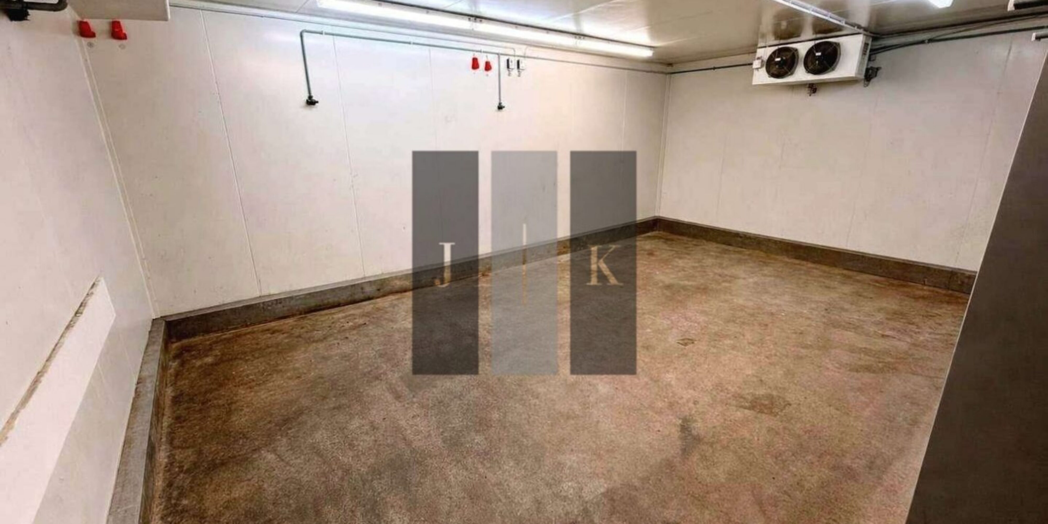 Halle Innen 1 (Visual)